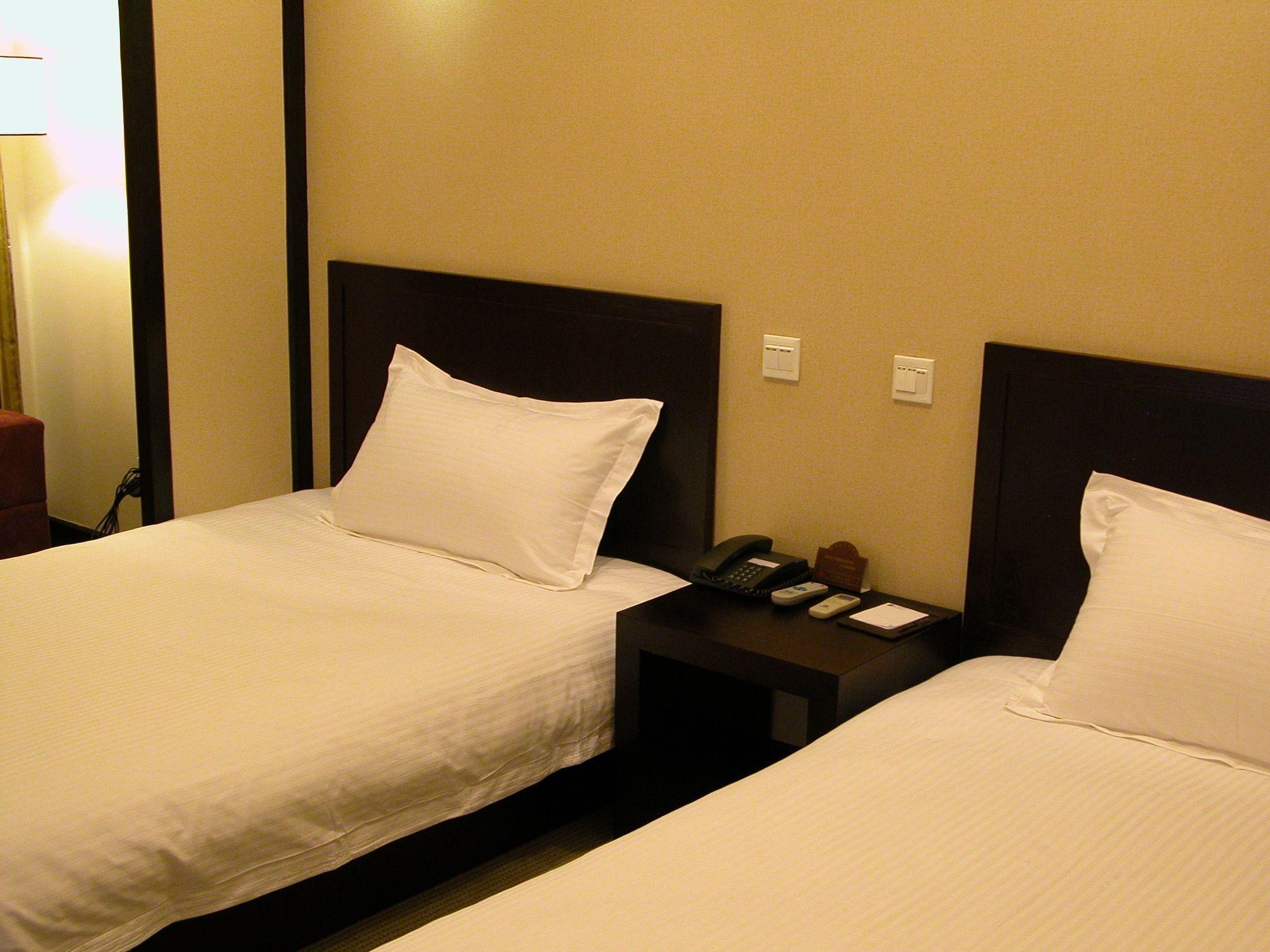 Baolong Homelike Hotel - Wusong Branch Shanghai Bagian luar foto